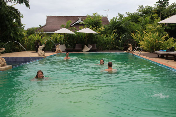 Zwembad van het Le Charme Hotel