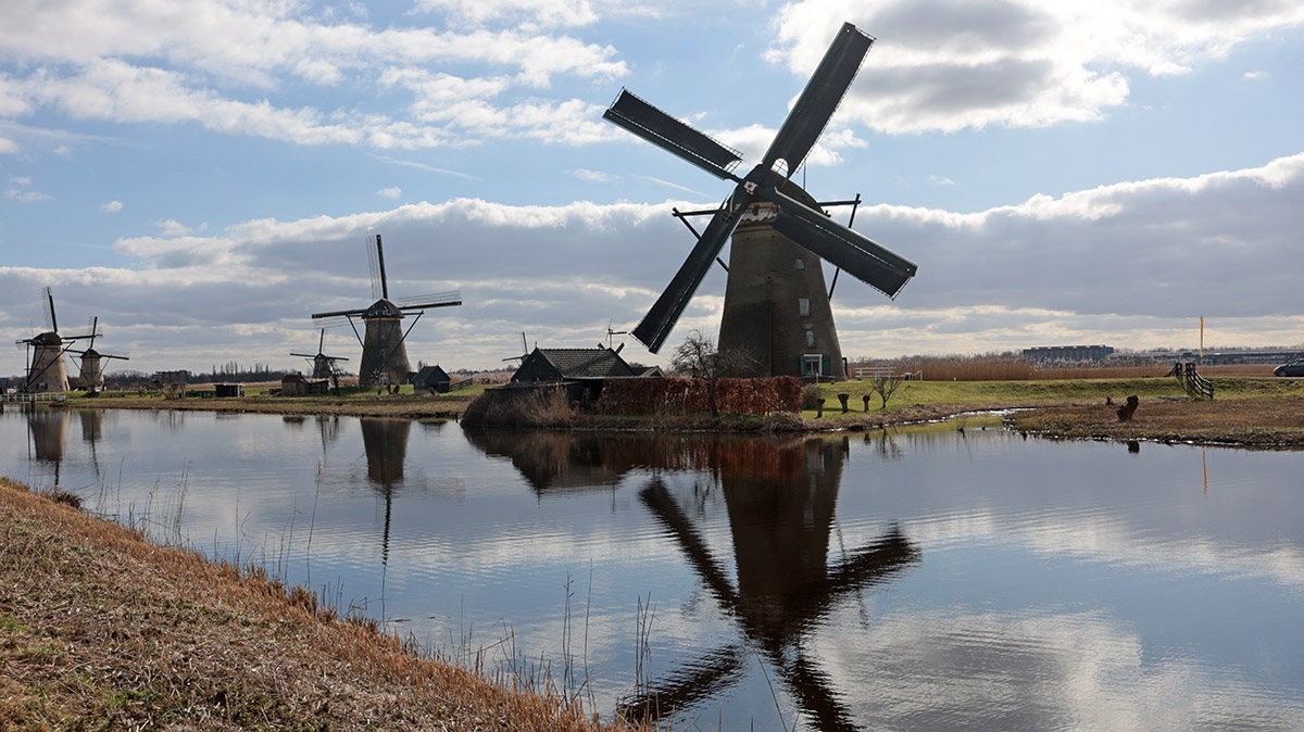 Wandelen langs de molens van Kinderdijk