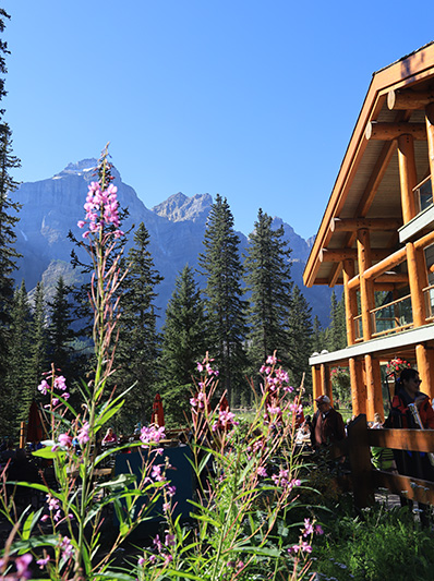 Lake Moraine Lodge