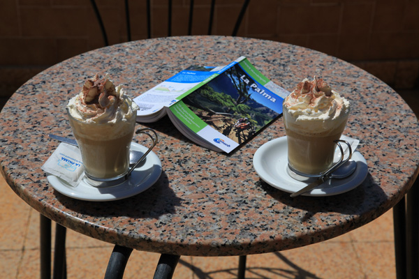 Lekkere cuppuccino op het terras van Mirador del Time
