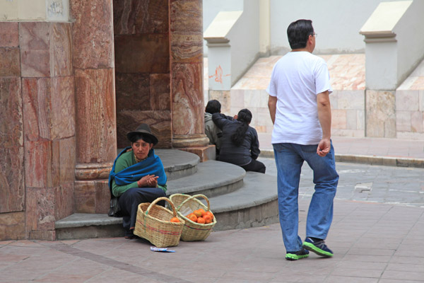 Sinaasappelenverkoopster in Cuenca