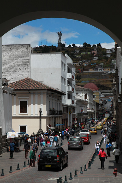 Plaza de la inpendencia met zicht op El Panecillo