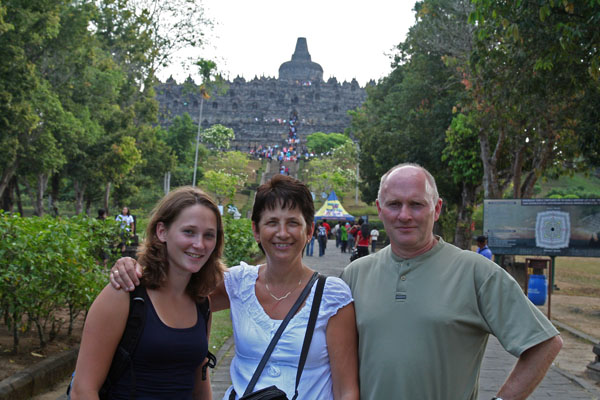 Reisverslag Caroline, Gina en hans Mom Indonesië 2009