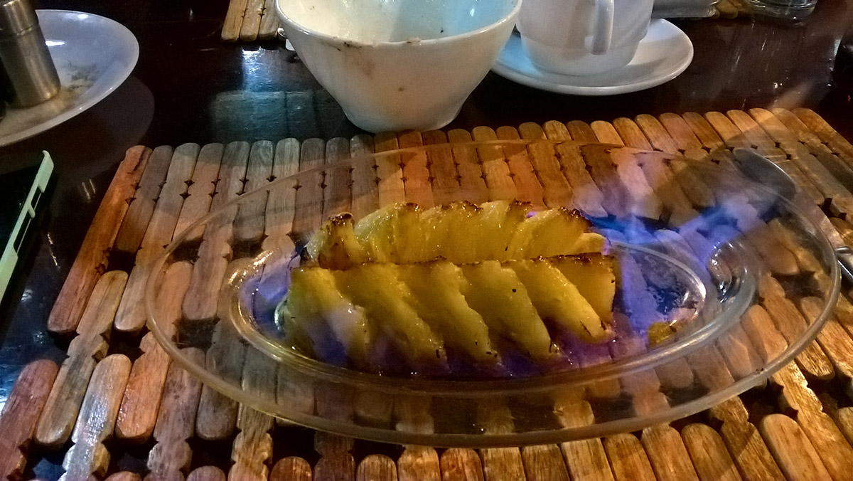 Geflambeerde ananas in Mantadia NP