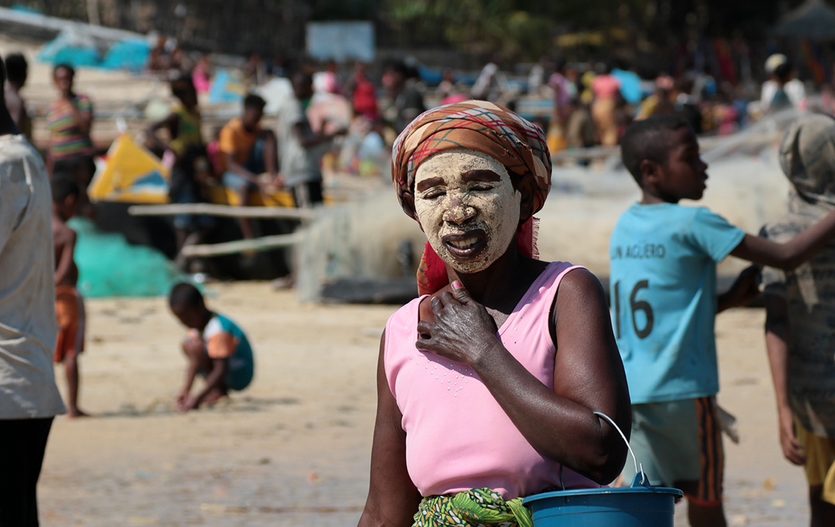 Faceprotection, Ifaty, Madagascar