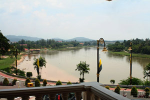 Uitzicht over de rivier bij Kuala Kangsar