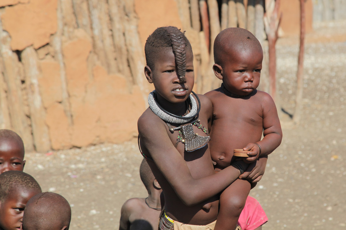 Himbameisje met baby