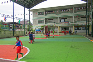 Sportveld bij een school