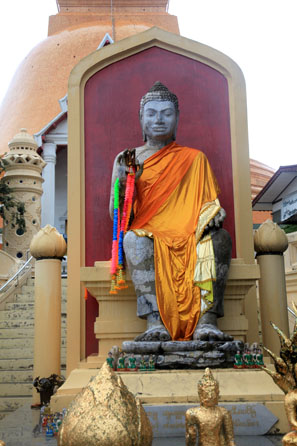 Boeddha bij Phra Pathom Chedi
