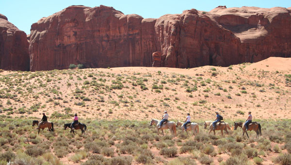 Ruiters in Monument valley