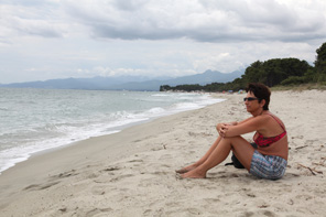 Gina aan het strand
