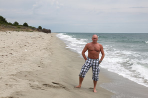 Hans aan het strand