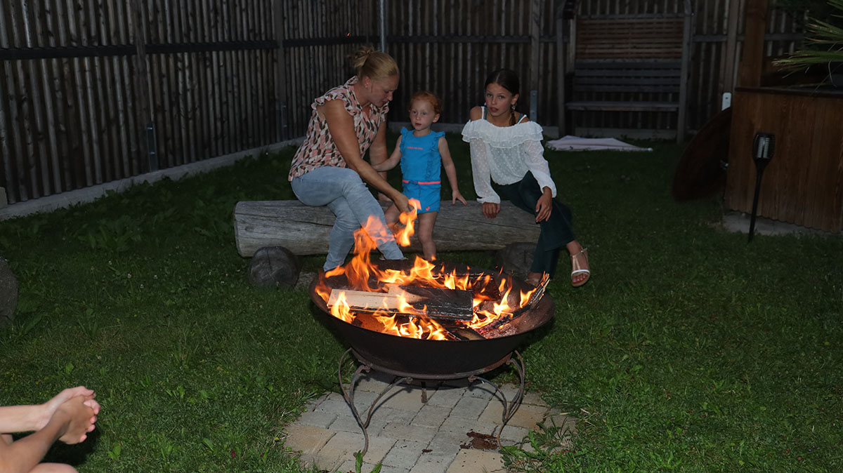 Vuurkorf bij pension Monteneu