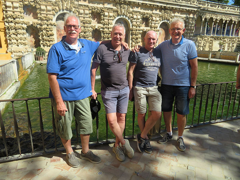 Sevilla 2019 met Piet de Ruiter, Han Crezée, Hans Mom - auteur van dit verslag - en Sjaak Blaak